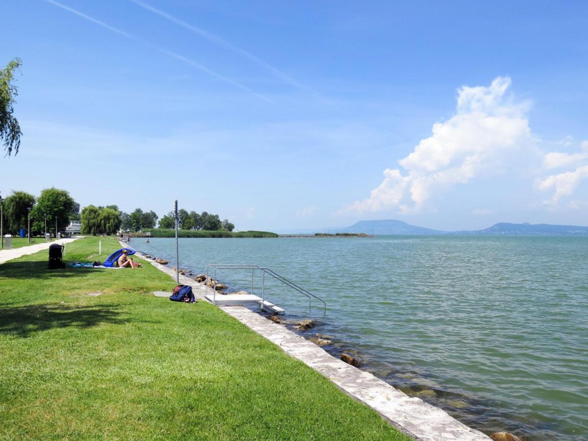 Holiday Home Bercsényi Balatonboglár Exterior foto